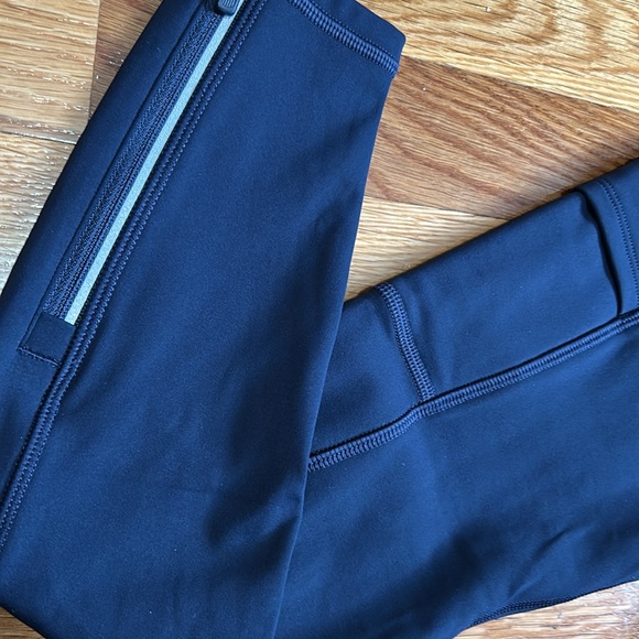 NWT ATHLETA cargo tight leggings - Picture 3 of 5